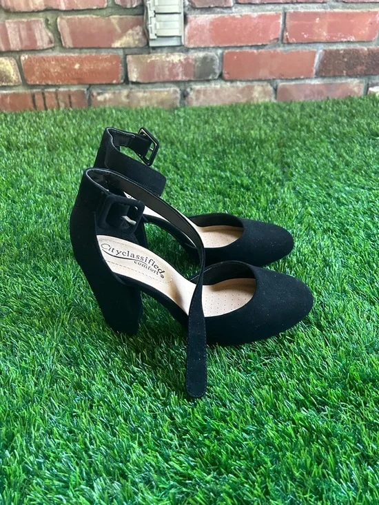 Cityclassified Black Suede Ankle-Strap Block Heels - Picture 1 of 3